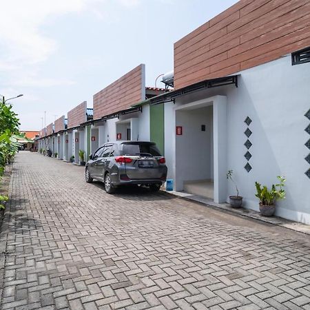 Koolkost Syariah Near Transmart Tegal Hotel Eksteriør billede